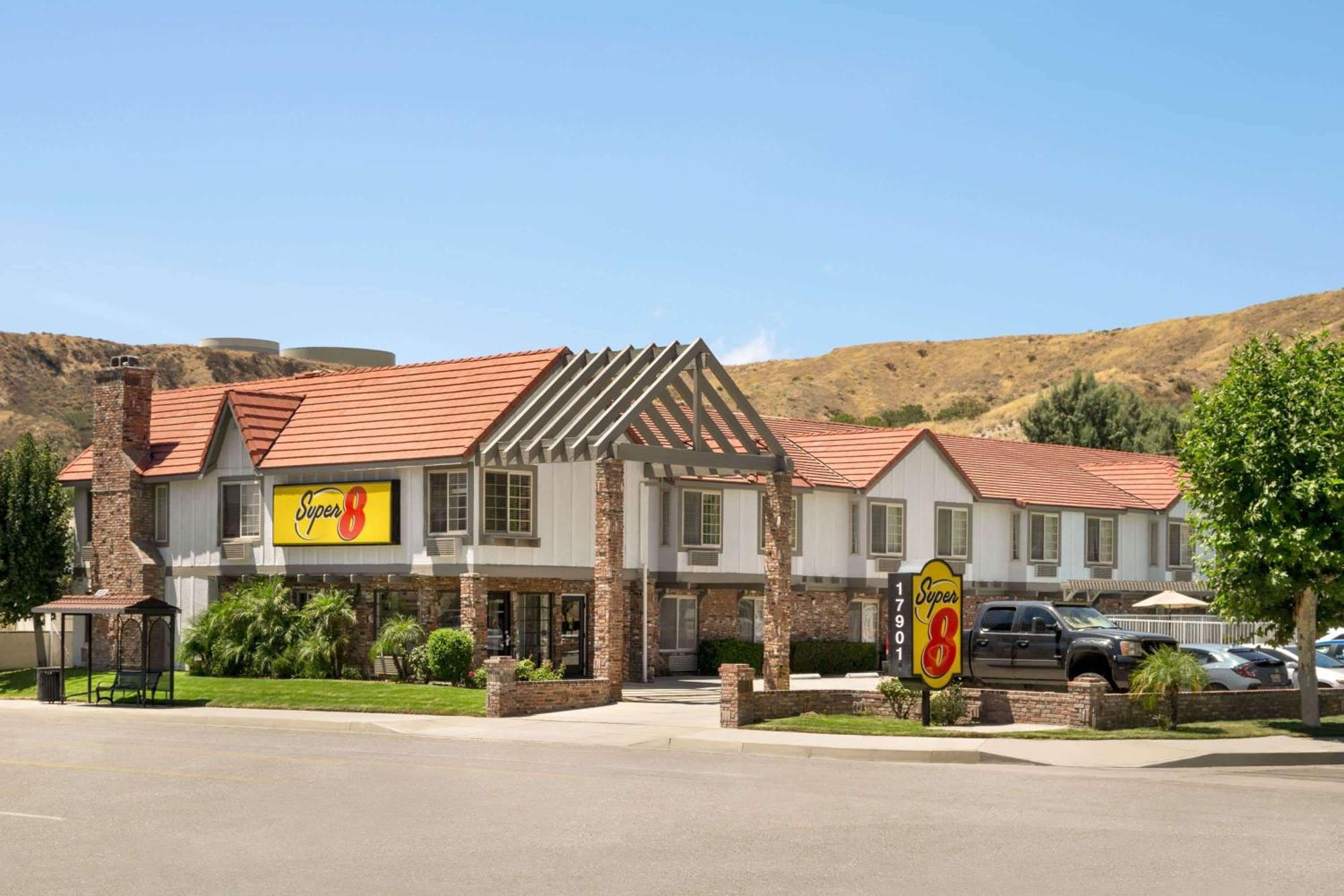 Super 8 By Wyndham Santa Clarita/Valencia Exterior foto